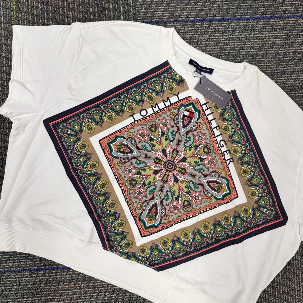 Tommy Hilfiger Women's White Cropped Sweatshirt Urban Folklore‎ Paisley XL NWT